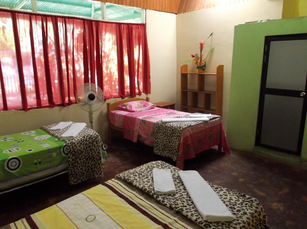 Villa Hermosa De Tambopata Casa Hospedaje & Hostel Πουέρτο Μαλντονάντο Δωμάτιο φωτογραφία